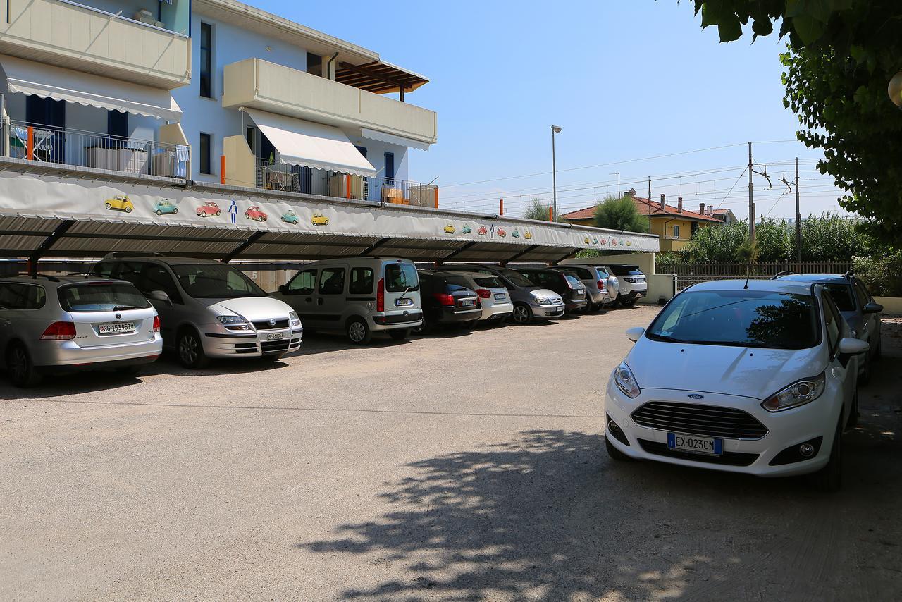 Hotel Caravel Marotta Exterior foto